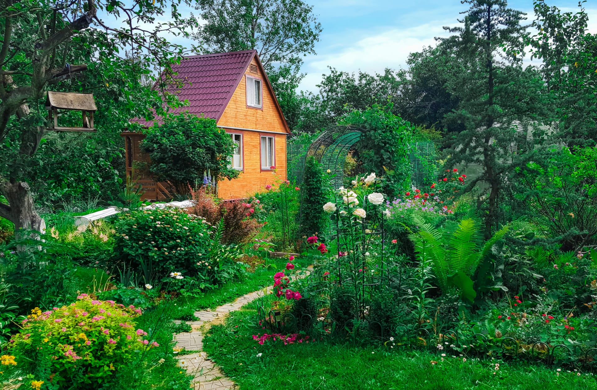 Country Cottage Garden